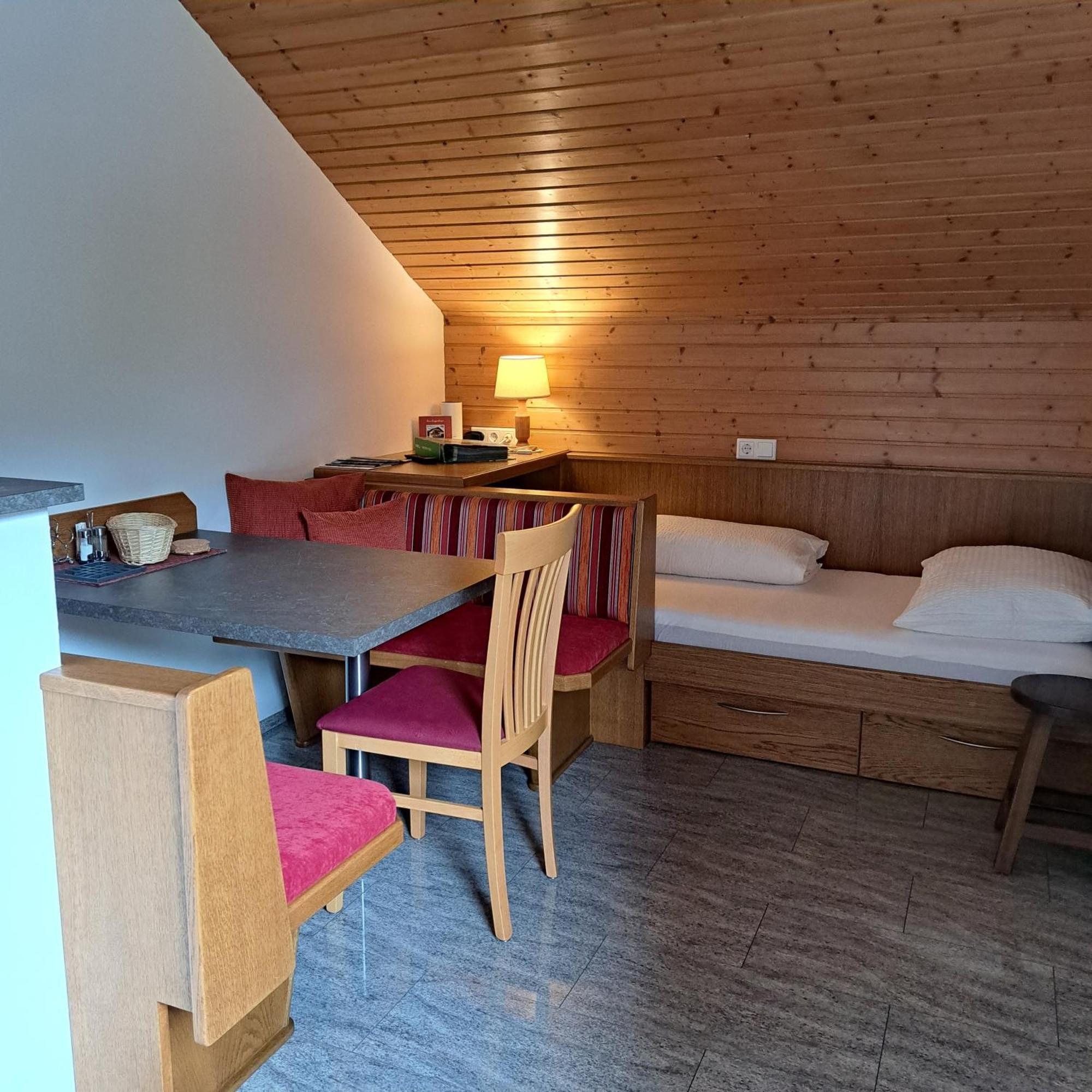 Hotel Haus Guggenberger à Liesing Extérieur photo