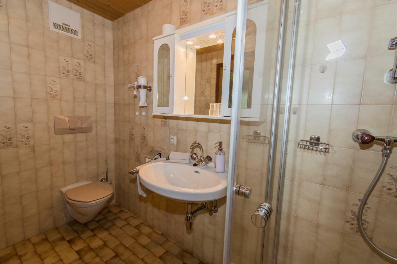 Hotel Haus Guggenberger à Liesing Extérieur photo